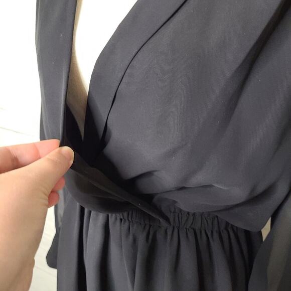 BCBGeneration Black Dress Longsleeve V-Neck Size Small - Picture 11 of 11